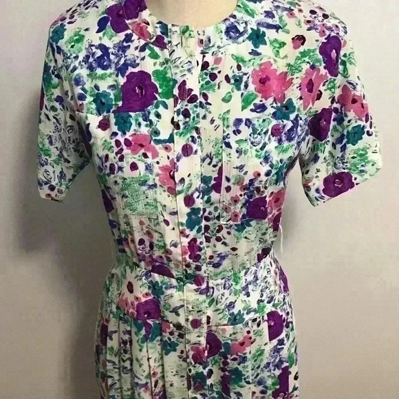 ‼️SALE‼️ 2/$25 Vintage Printed Dress with Pleated Skirt - Picture 2 of 7
